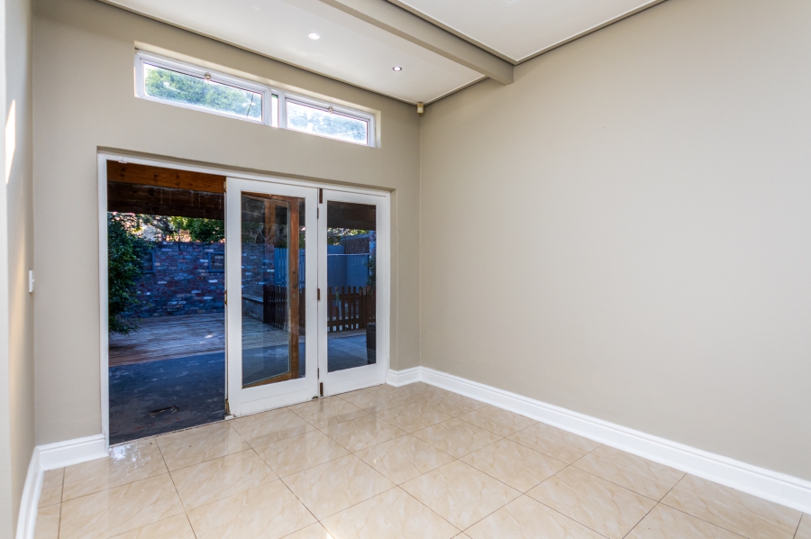2 Bedroom Property for Sale in Claremont Western Cape